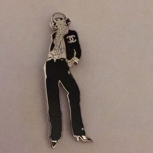 Chanel pin